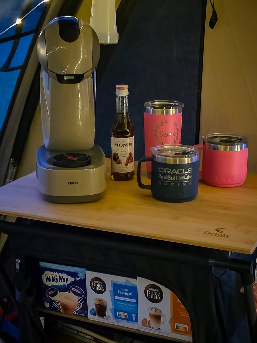 Froyak camping kastje met de Dolce Gusto Infinissima Touch